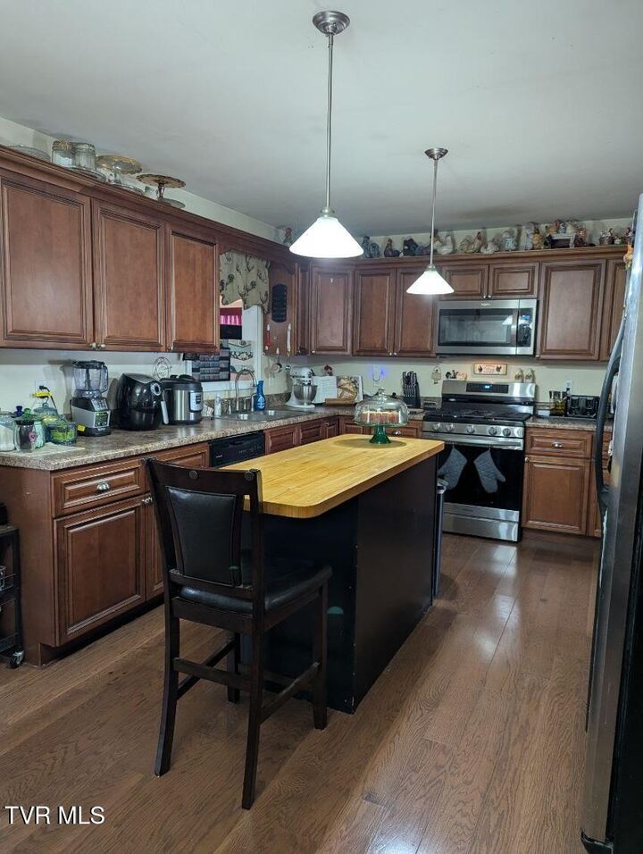 Property Photo:  210 Falconview Drive  TN 37642 