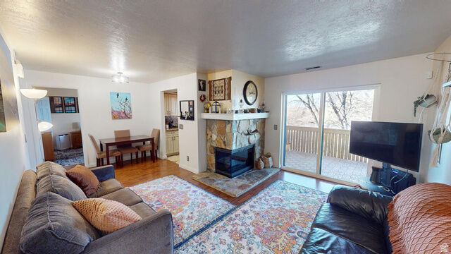 Property Photo:  9188 S Jefferson Pl W  UT 84070 