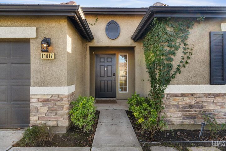 Property Photo:  11417 Eresma Drive  CA 93311 
