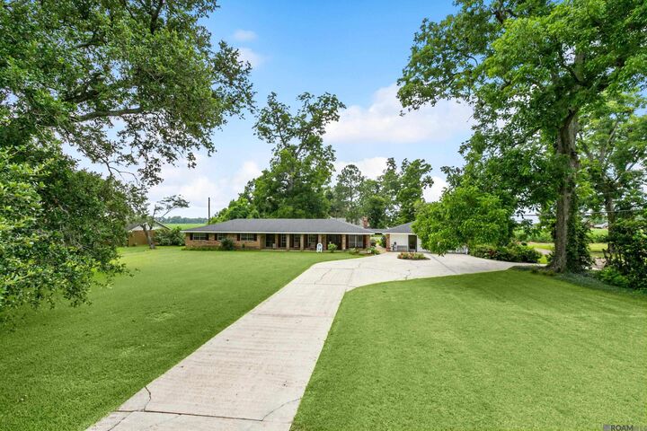 Property Photo: 1011 Highway 1 South LA 70346