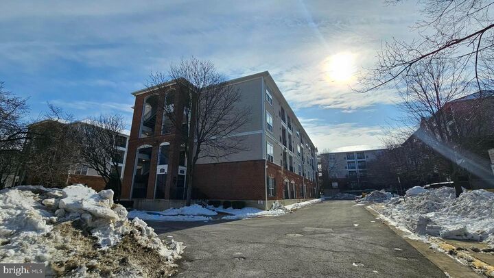 Property Photo:  4862 Eisenhower Avenue 158  VA 22304 