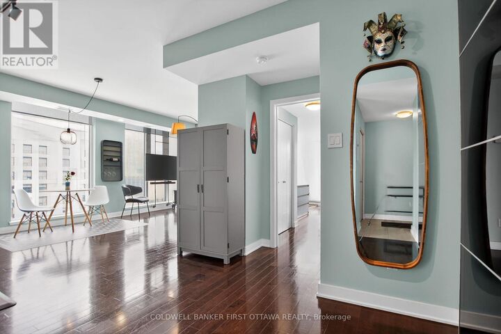 Property Photo: 179 Metcalfe Street 806 ON K2P 1P7