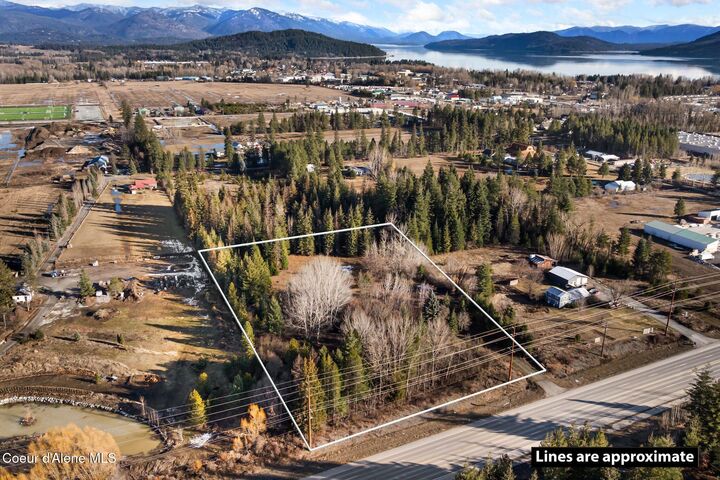 Property Photo:  477545 US-95  ID 83852 