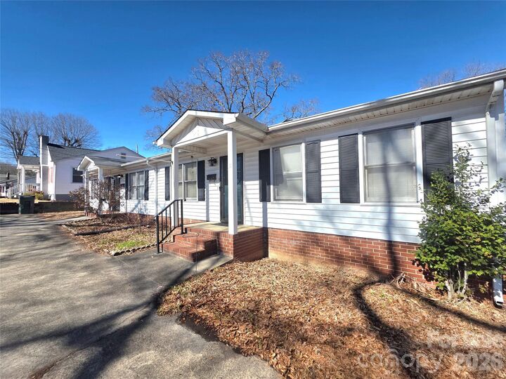 Property Photo: 2110 Twin Avenue NC 28052