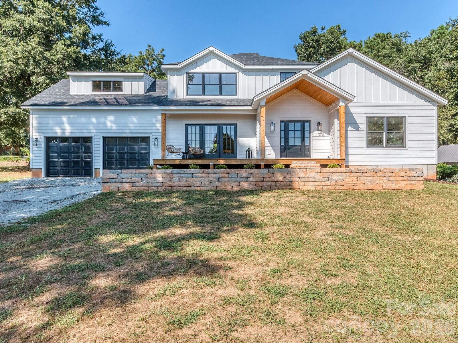 Property Photo: 4899 Moonlite Bay Drive NC 28673