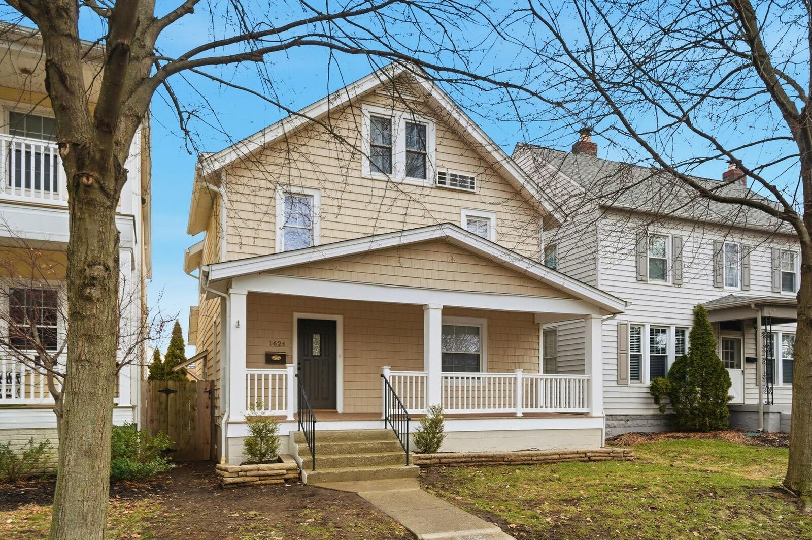 Property Photo:  1624 Ashland Avenue  OH 43212 