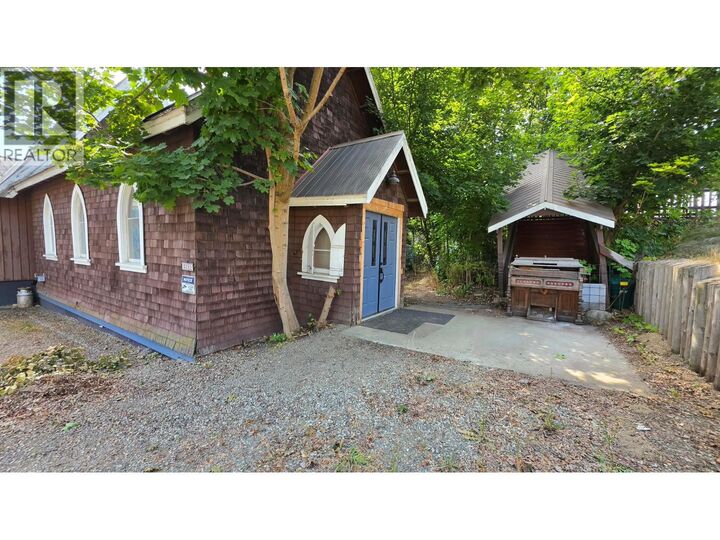 Property Photo: 2193 Park Avenue BC V0E 2G0