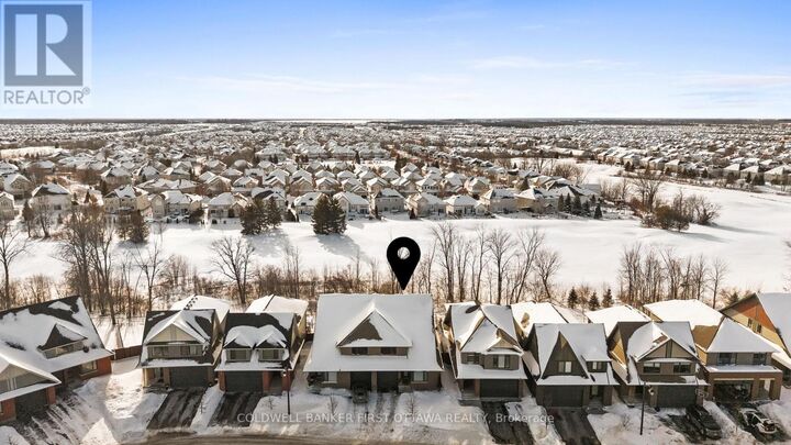 Property Photo: 54 Stanhope Court ON K2J 6S2