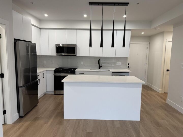 Property Photo: 163 175A St 414 BC V3Z 1L1