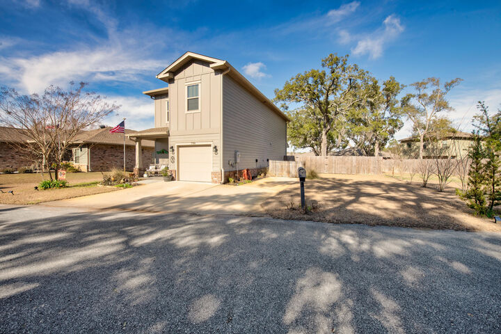 Property Photo:  7388 Hiawatha Lane  FL 32566 