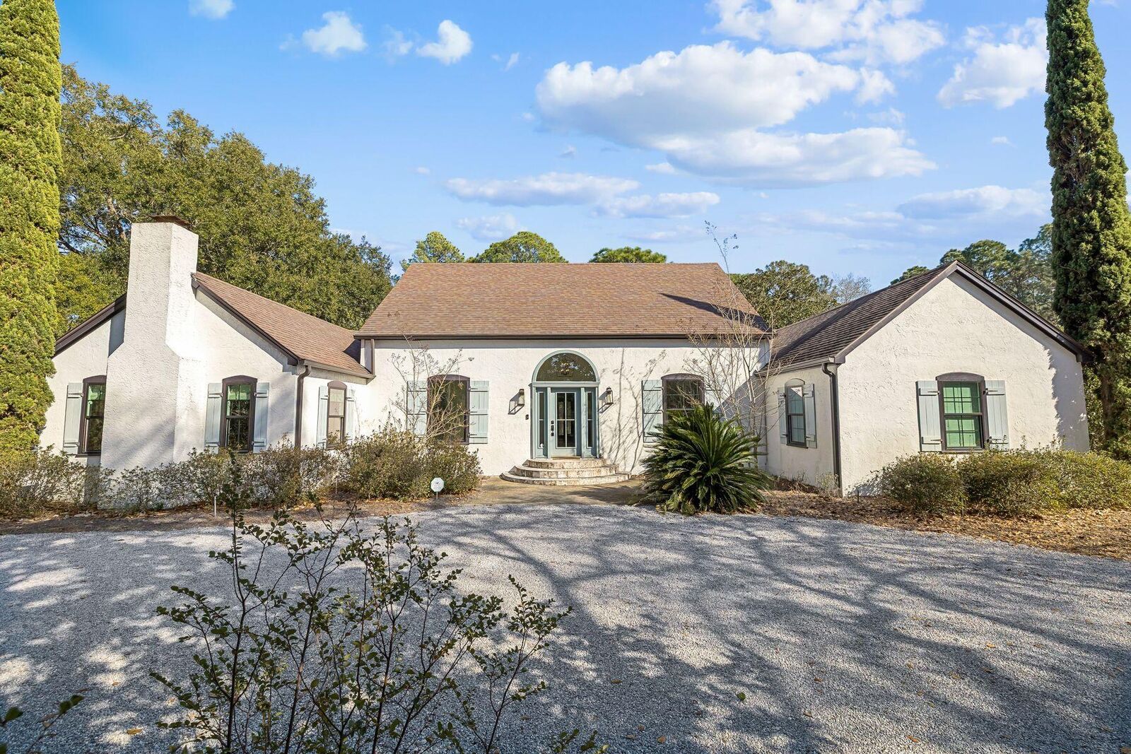 Property Photo: 1525 W Hewett Road FL 32459