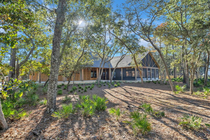 Property Photo:  183 Meadow Lake Drive  FL 32439 