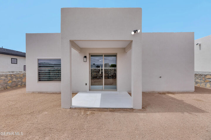 Property Photo:  850 Harpendem Drive  TX 79928 