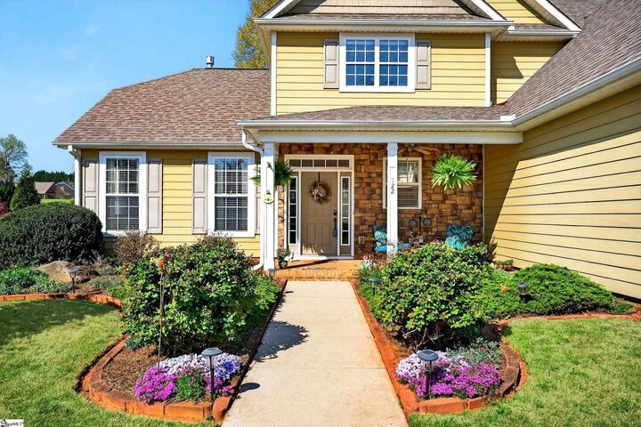 Property Photo:  122 Hidden Springs Lane  SC 29687-4605 