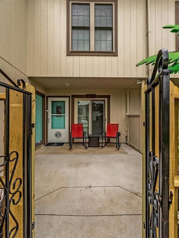 Property Photo:  720 E 121st Street  MO 64146 