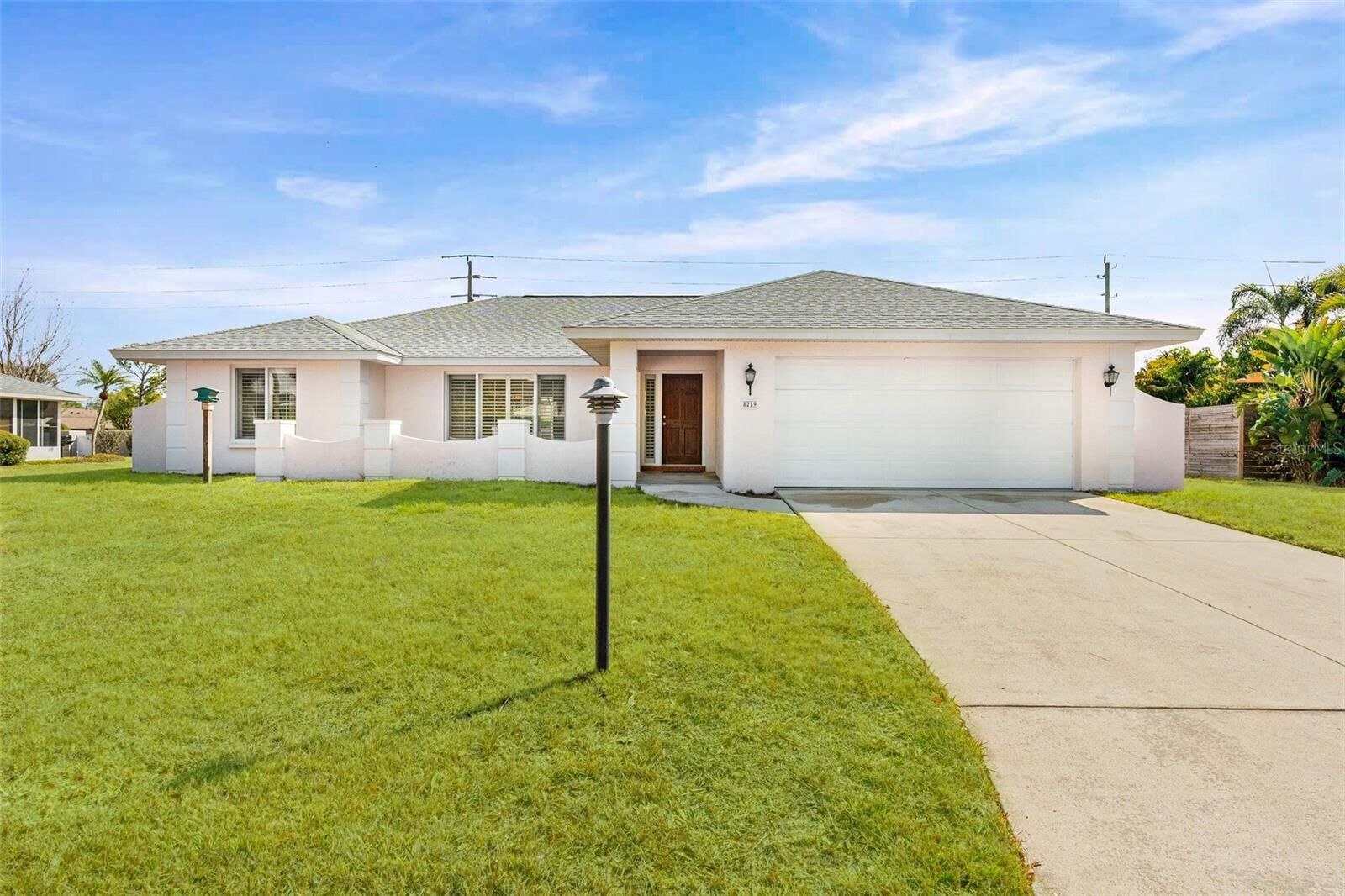 Property Photo: 8219 Timber Lake Lane FL 34243