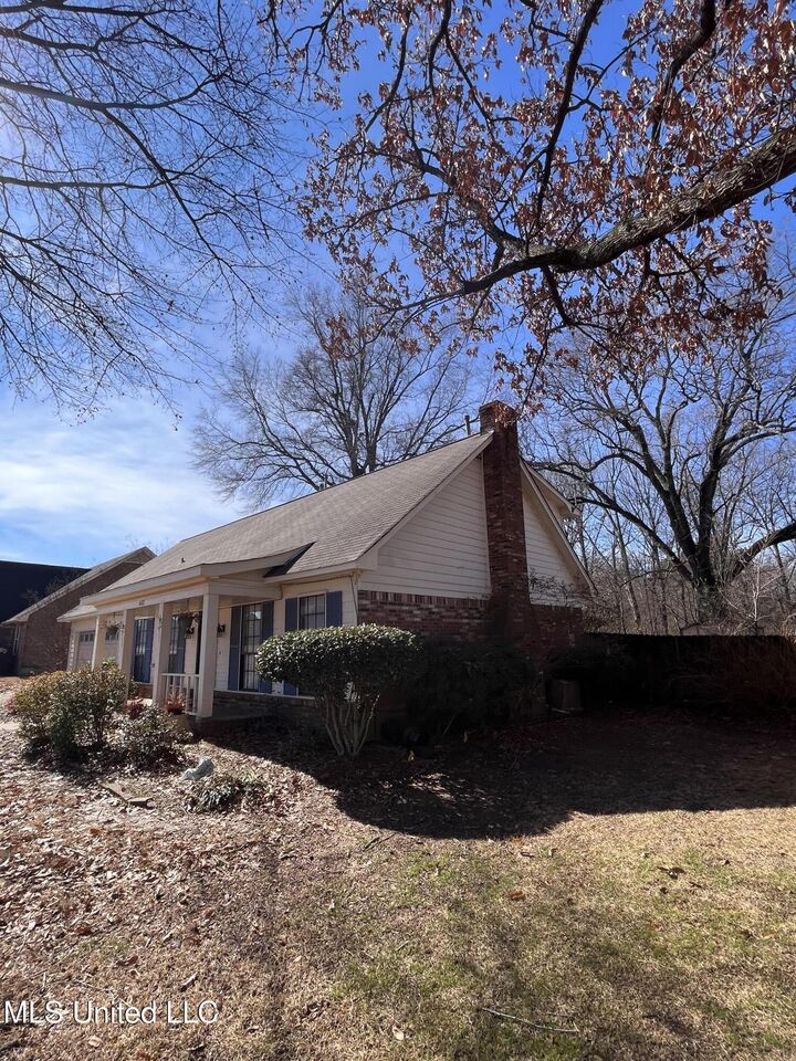 Property Photo:  6531 Evergreen Drive  MS 38671 