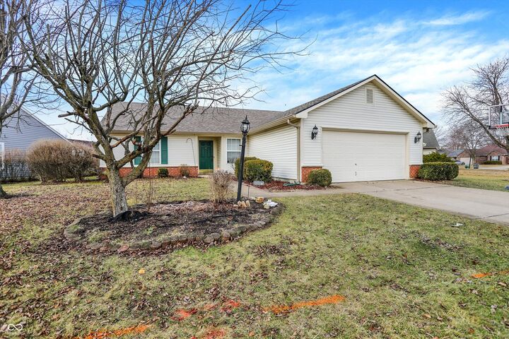 Property Photo: 8036 Southern Trails Place IN 46237