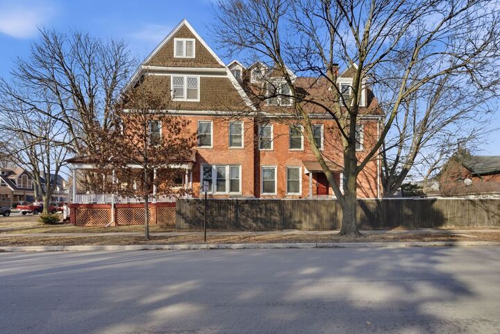 Property Photo:  2001 Orrington Avenue 2001  IL 60201 