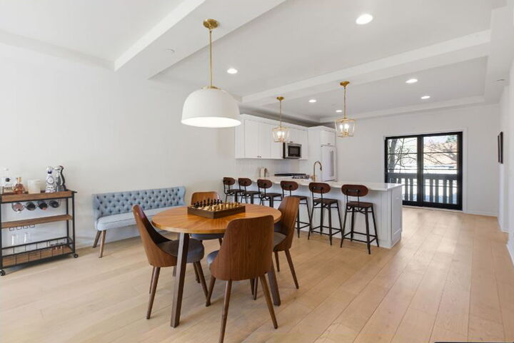 Property Photo:  488 Newton Avenue  IL 60137 