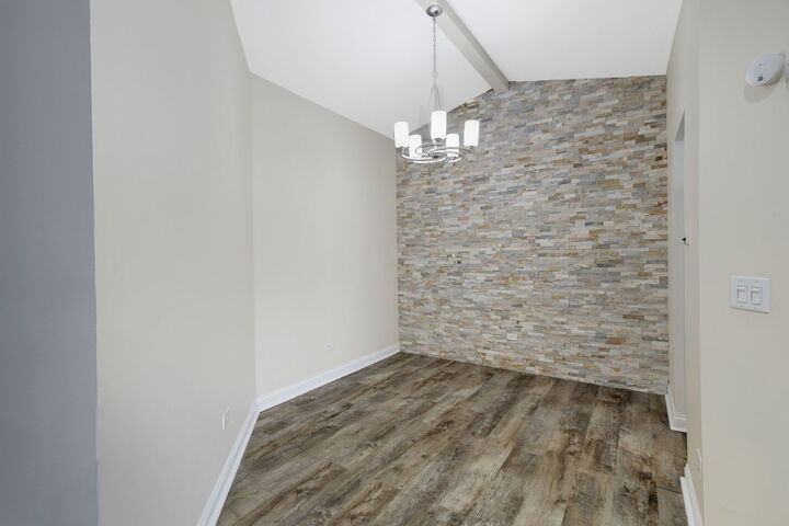 Property Photo:  9724 W Creek Road E2  IL 60464 