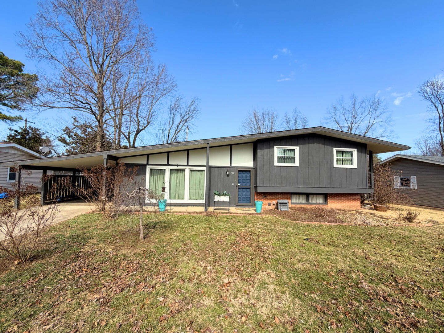 Property Photo:  1702 W Taylor Drive  IL 62901 
