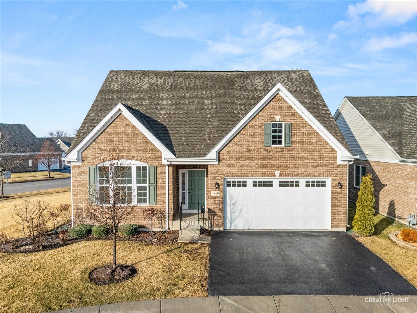 Property Photo: 1869 Glenlake Court IL 60451