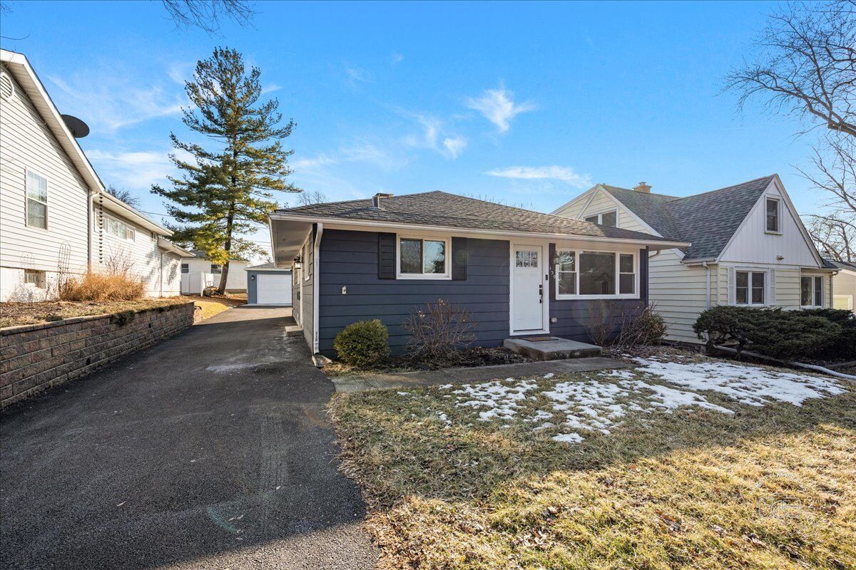 Property Photo:  130 Division Street  IL 60134 