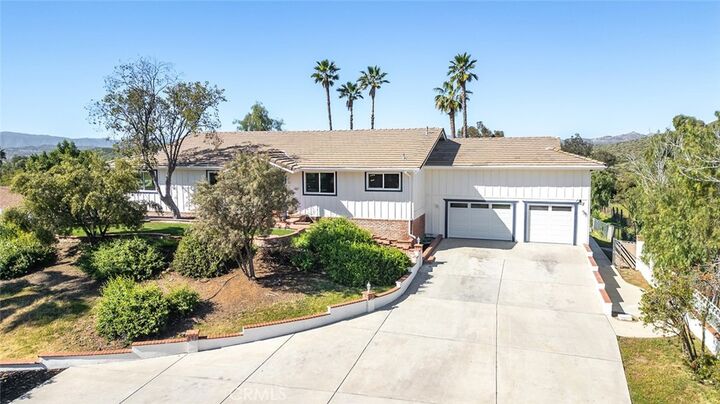 Property Photo:  27875 Goetz  CA 92587 