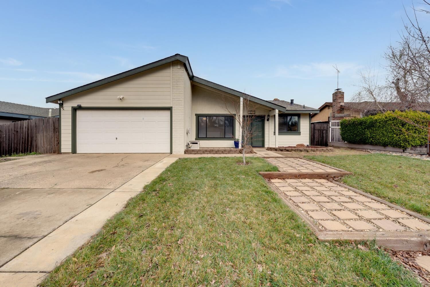 Property Photo: 7074 Lynnetree Way CA 95610