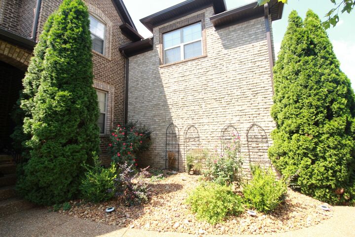 Property Photo:  337 Crooked Creek Ln  TN 37075 