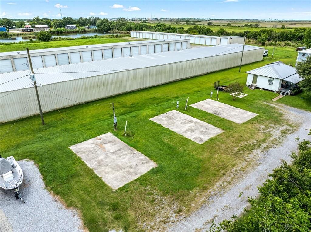 Property Photo:  141 Georges Lane  LA 70091 