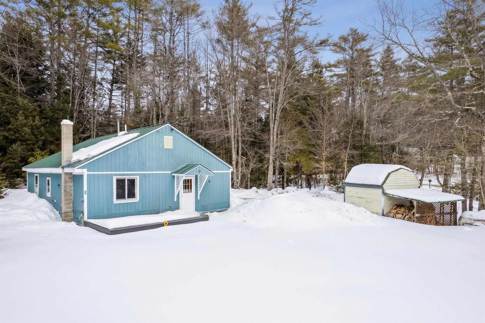 Property Photo:  9 Cherry Hill Road  NH 03240 