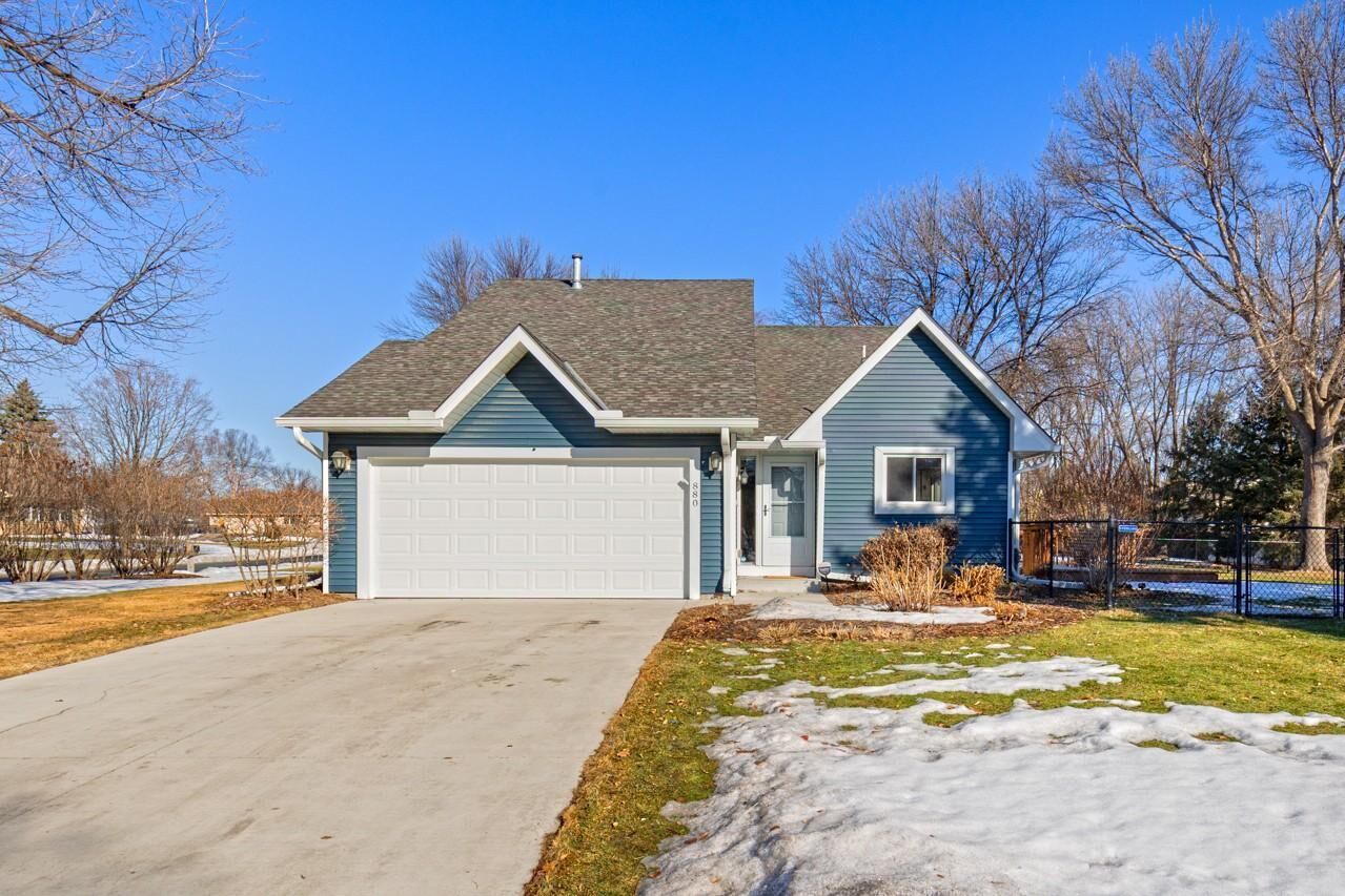 Property Photo:  880 Lake Susan Drive  MN 55317 