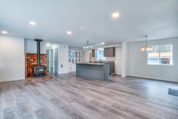 Property Photo: 51448 Cedar Road OR 97739