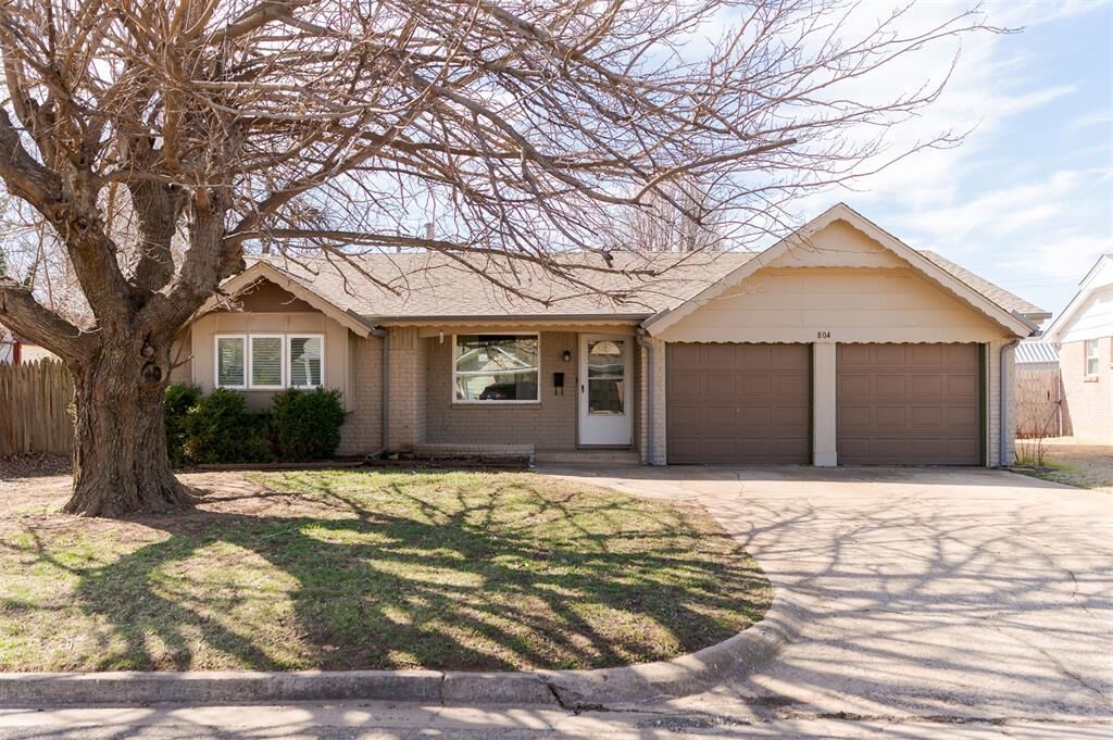 Property Photo: 804 NW 16th Street OK 73160
