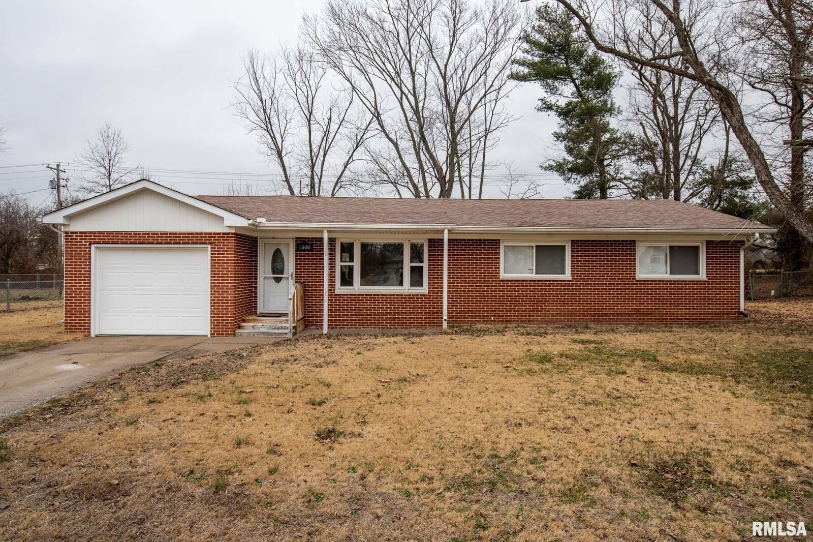 Property Photo:  1500 E Gary Drive  IL 62902 
