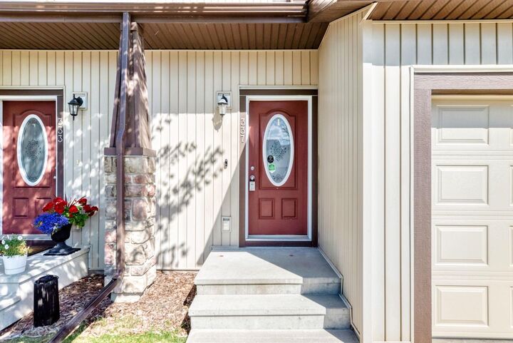 Property Photo: 337 Copperpond Landing SE AB T2Z 1G6