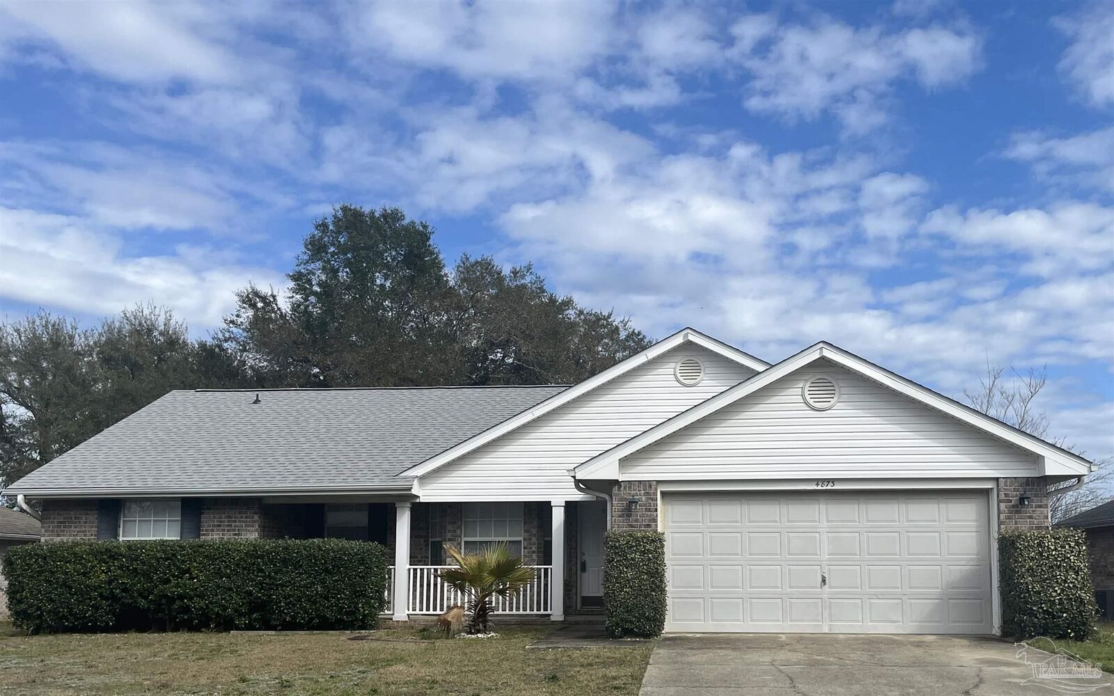 Property Photo: 4873 La Casa Cir FL 32571