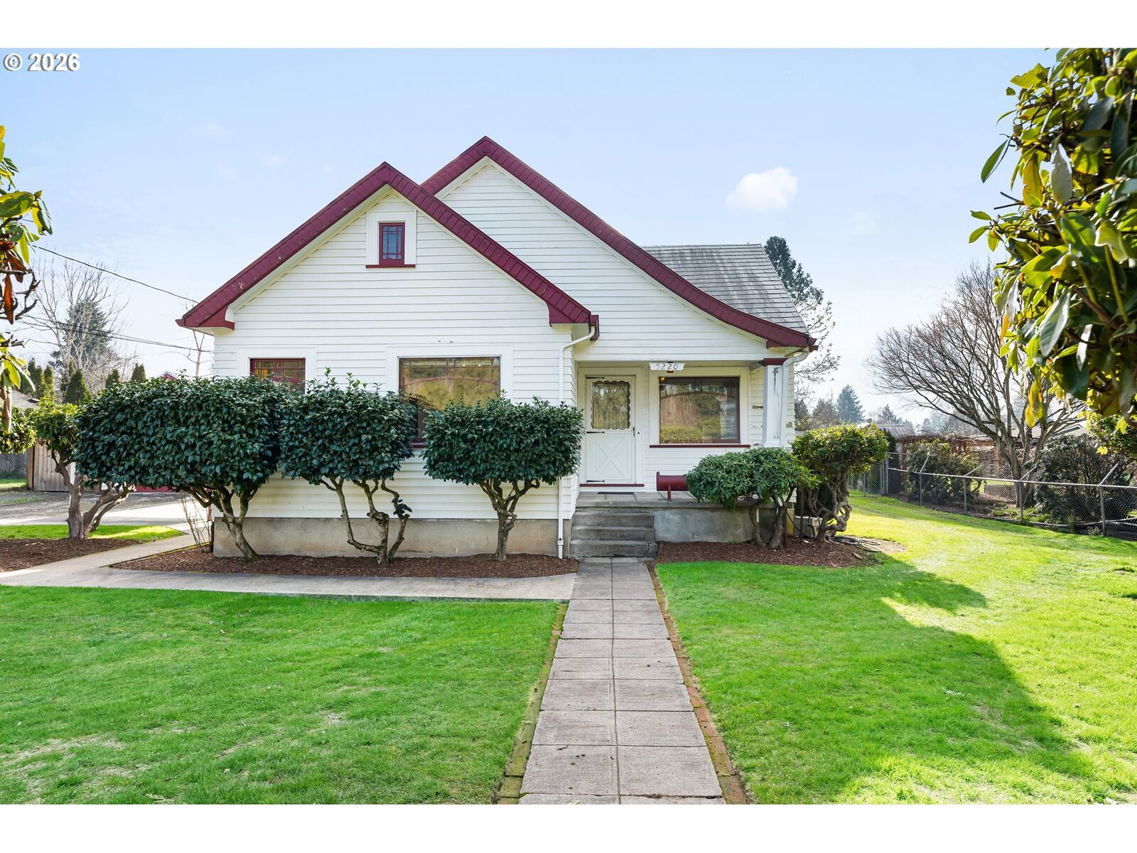 Property Photo:  5220 SE King Rd  OR 97222 