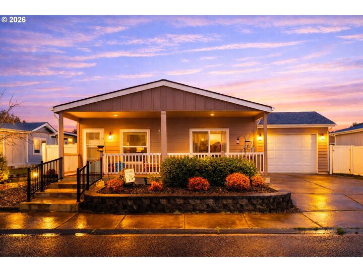 Property Photo: 721 Oriental Ct OR 97038