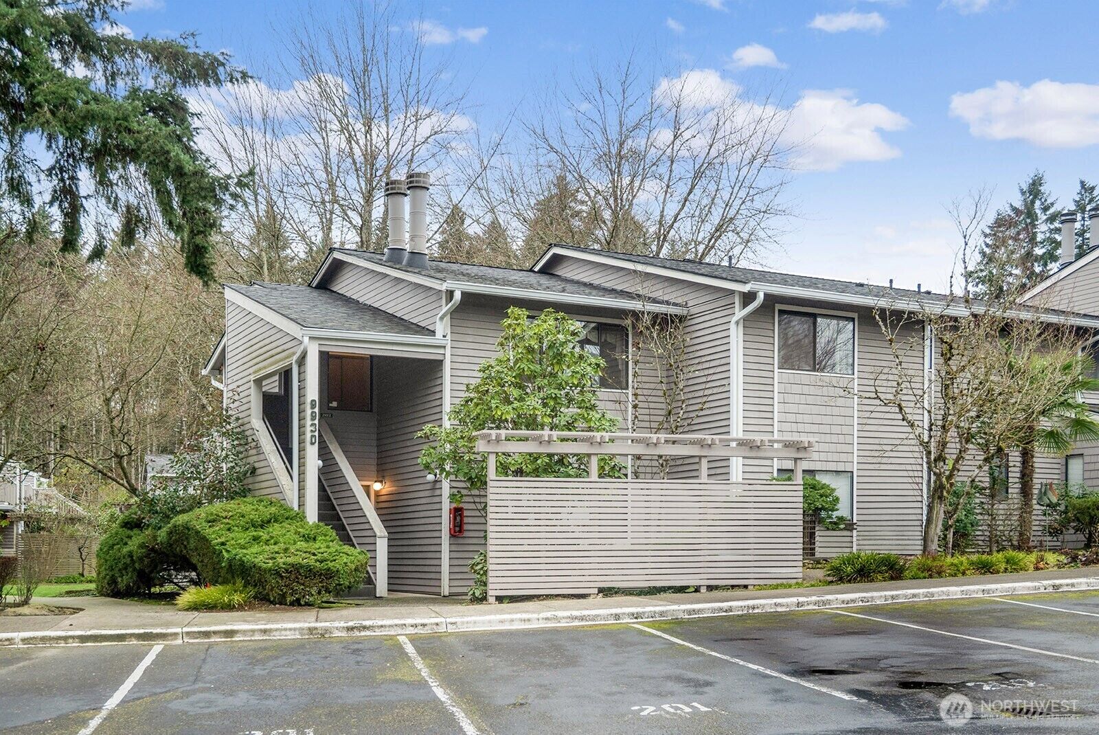 Property Photo:  9930 NE 144th Lane 202  WA 98034 