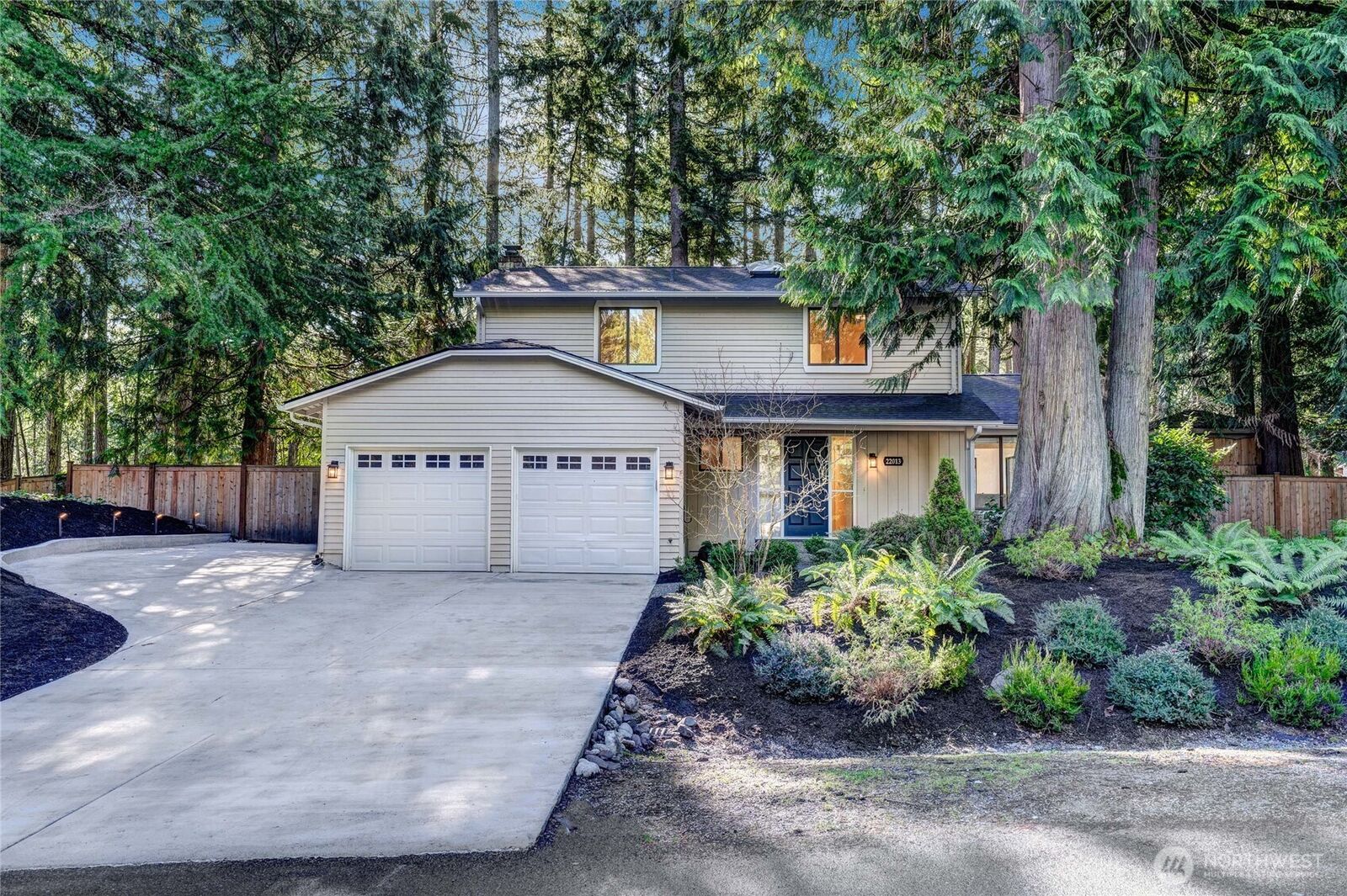 Property Photo:  22013 SE 33rd Street  WA 98075 