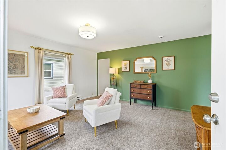 Property Photo:  1721  Cedar Street  WA 98201 