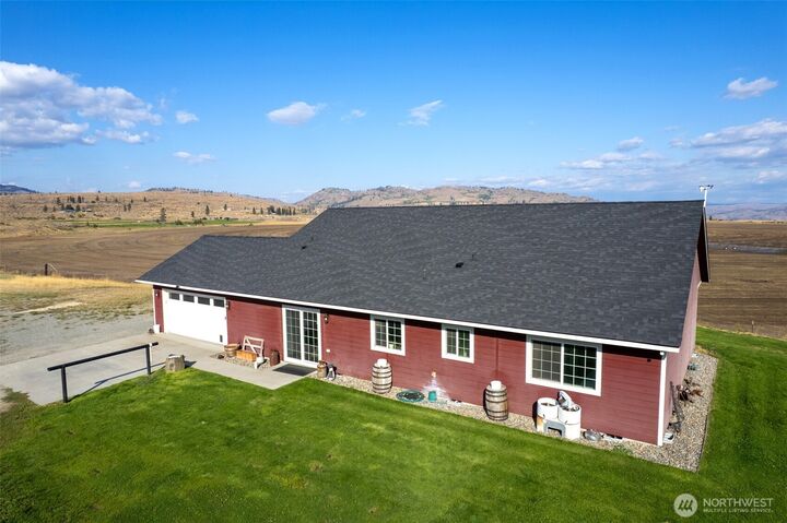 Property Photo:  1486 N Star Road  WA 98829 
