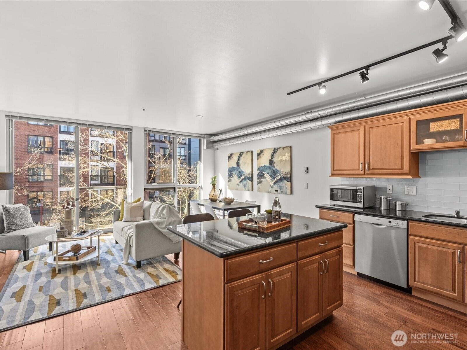 Property Photo:  530  Broadway  E 406  WA 98102 
