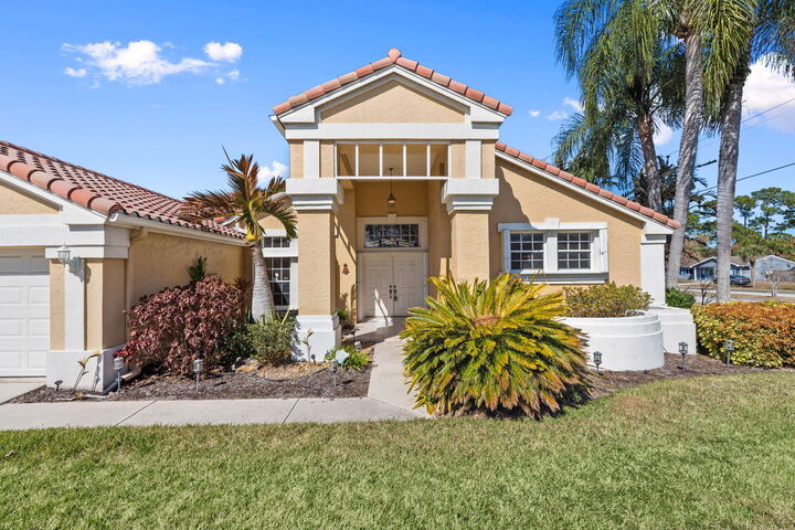 Property Photo:  101 SW Pisces Terrace  FL 34984 