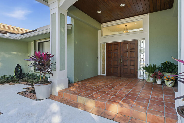 Property Photo: 2308 Embassy Drive FL 33401