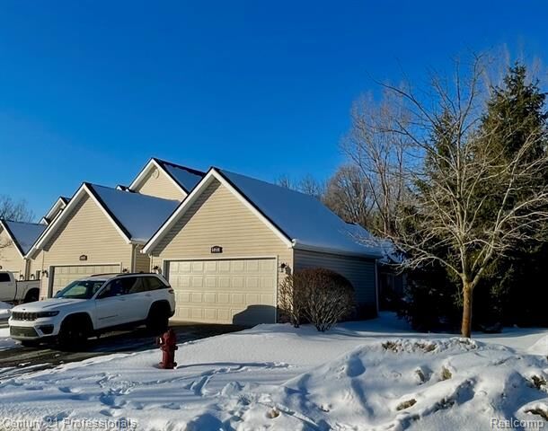 Property Photo:  5046 Clintonville Pines Drive 13  MI 48346 
