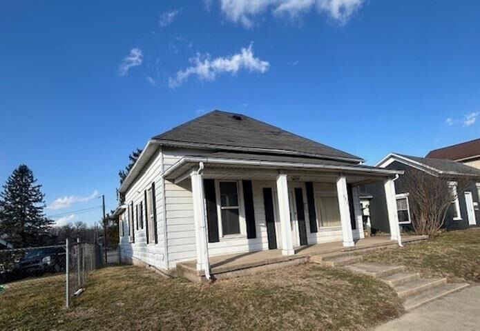 Property Photo:  808 E 5th Street  IN 47331 